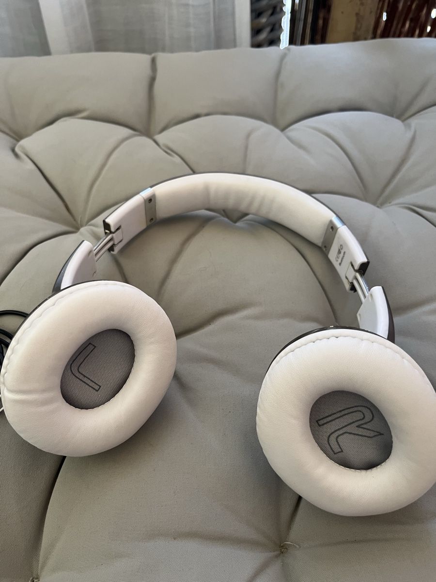 Kopfhörer: Stylische Bluetooth Kopfhörer mit mini Lautsprecher – Neu (gemäss Beschreibung) aus Uster von Corina0111114 2
