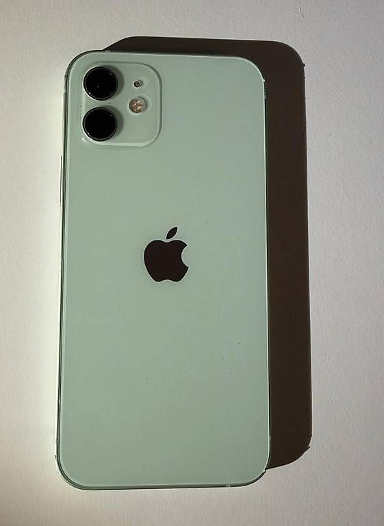 Apple Handys / Smartphones: Apple Iphone 12 inkl. Kabel – Gebraucht aus Oberkirch LU von Caliri 1