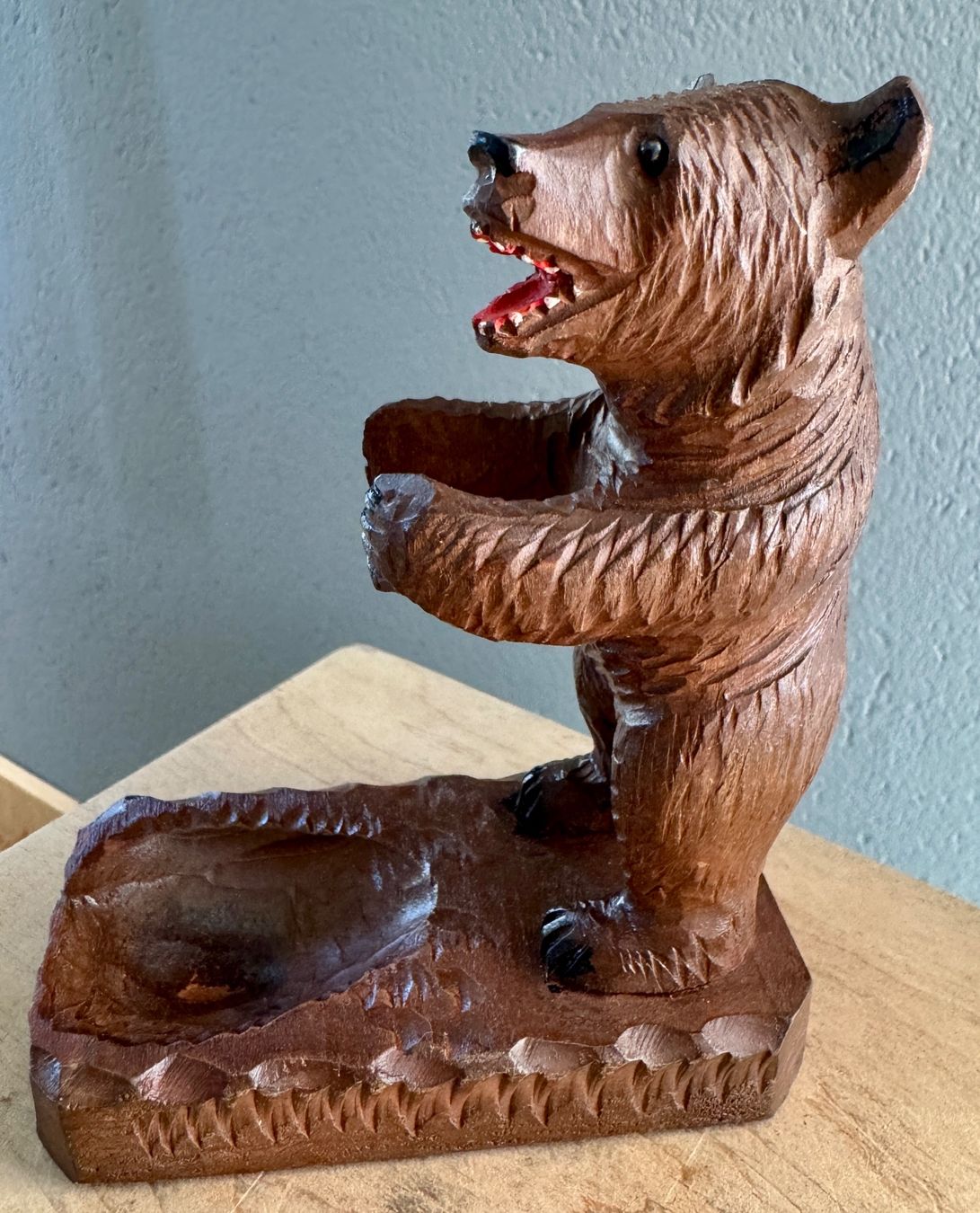 Figuren: Figur Brienzer Schnitzerei Holz BÄR Pfeifenhalter – Gebraucht aus Rothrist von Luckywinner 1
