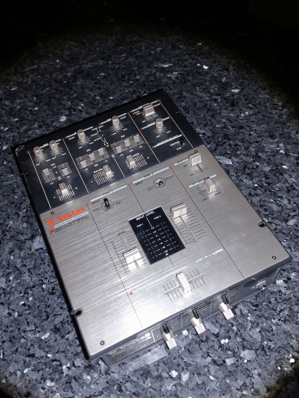 Vestax Mischpulte: Vestax mixer – Gebraucht aus Biel/Bienne von ri-k2503