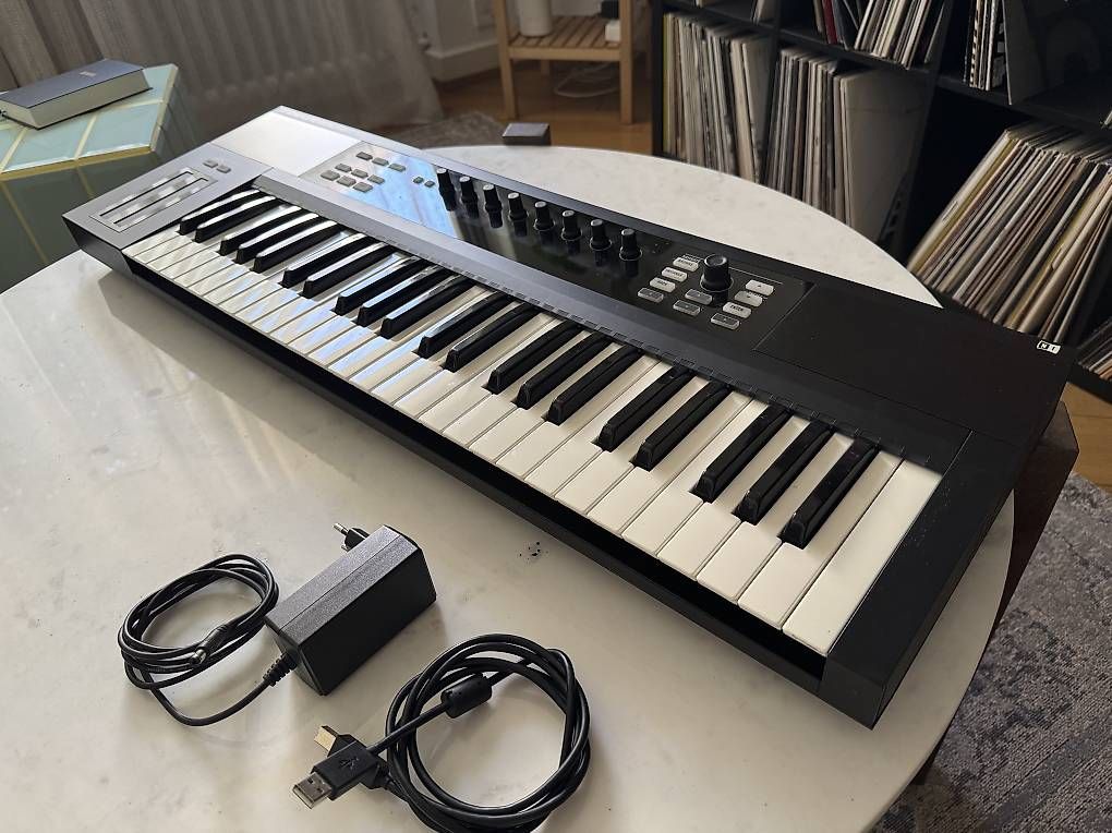Native Instruments Strumenti musicali: KOMPLETE Kontrol S49 NI – Usato da Basel venduto da ciskokid 4