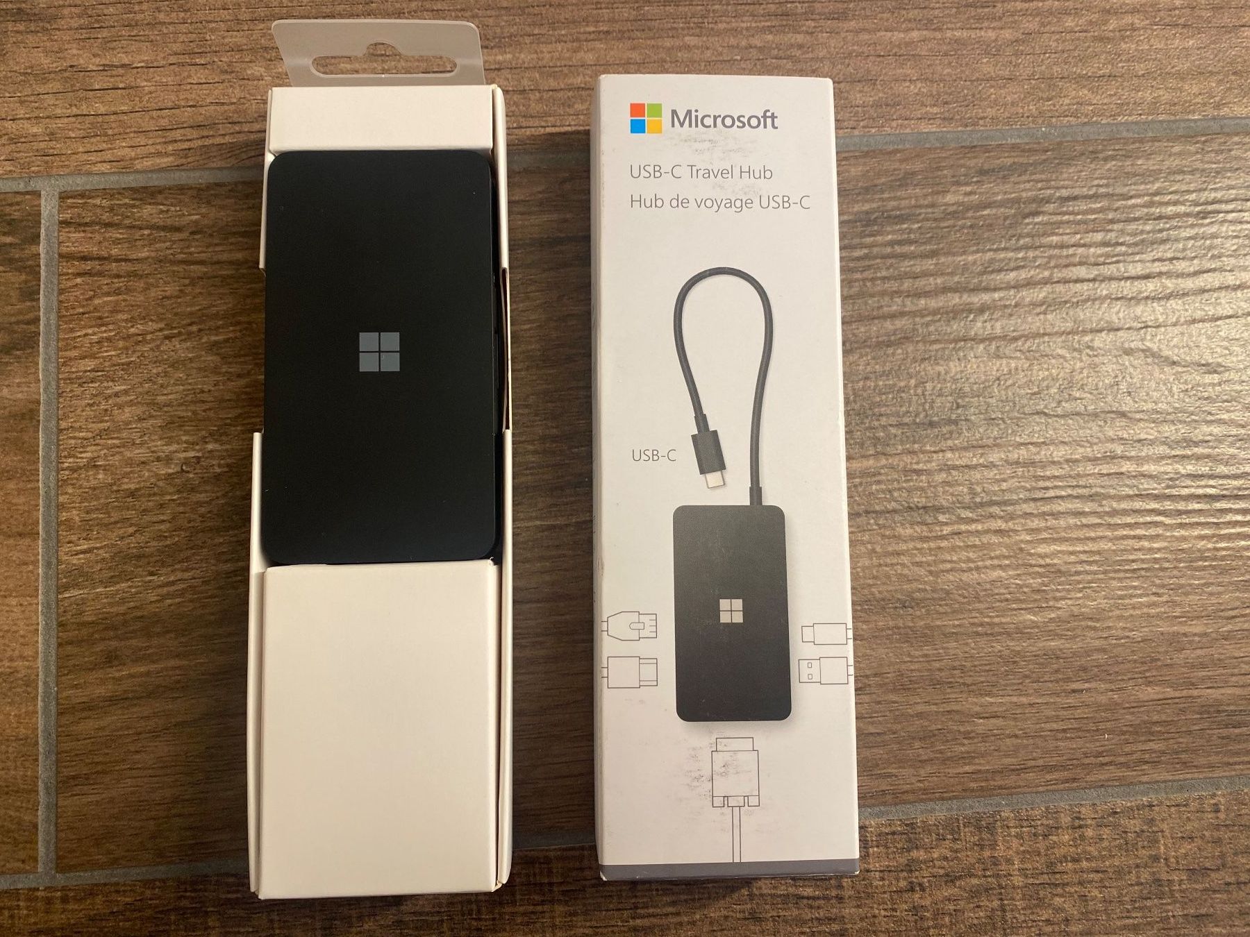 Microsoft Docking station: Microsoft USB-C Travel Hub Dockingstation Modell 1941 – Usato da Pratteln venduto da a23_j2gs