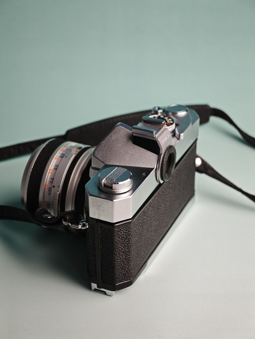 Konica Fotocamera: Konica Autoreflex T – Usato da Oron-le-Châtel venduto da max_zg5l 4