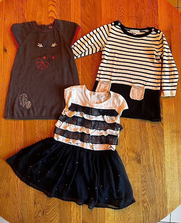 Kleiderpakete & -sets: Lot 3 robes, taille 86 – Gebraucht aus Carouge GE von mam_rp5n