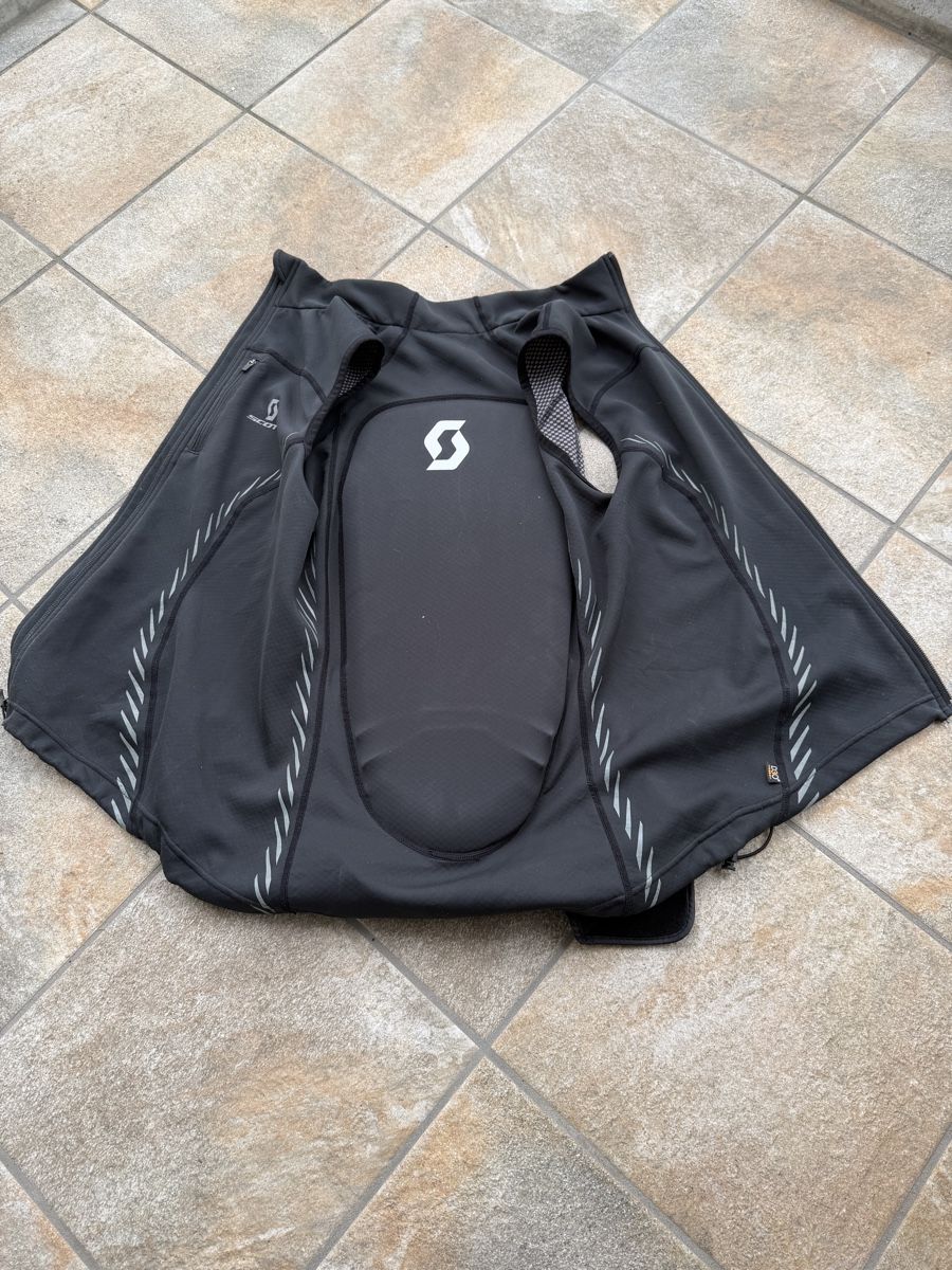 Protezioni & Imbottiture: Scott Protect Vest Soft Actifit Gr M Protektorweste Bikerwes – Usato da steffisburg venduto da releve