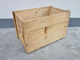 alte Holzkiste Kiste Transportkiste TRAMELAN BIEL BIENNE