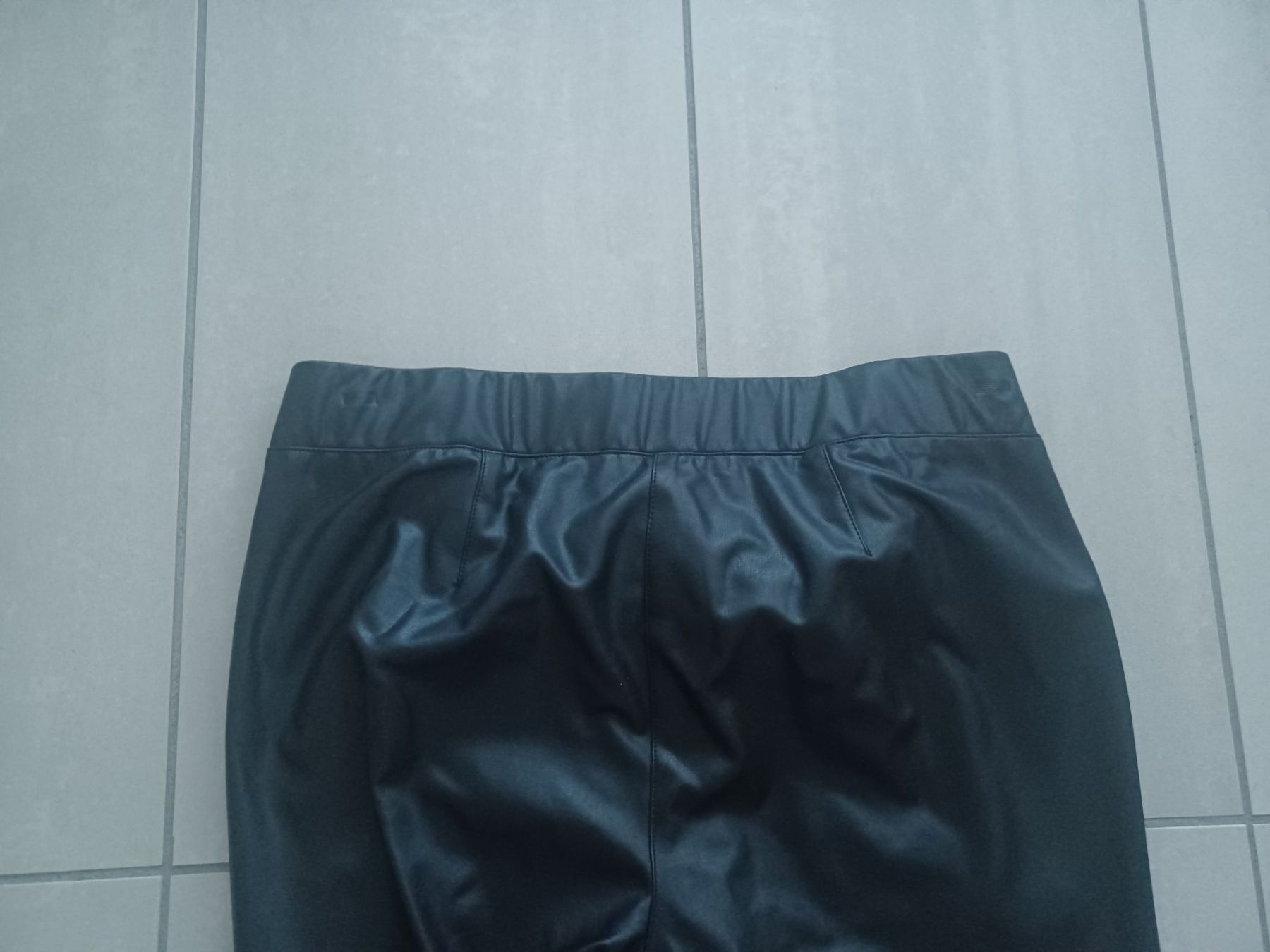 Gerry Weber Leggings: Legging simili cuir noir, taille 44, élégant – Usato da Sion venduto da linda0106 2