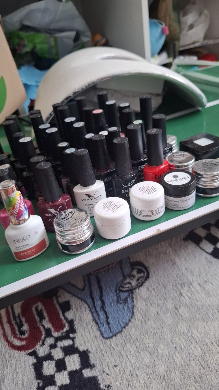 Smalto per unghie: Nageldesign Materialien  – Usato da Gossau SG venduto da zor_k6yd 2