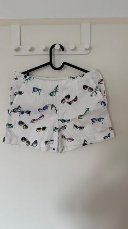 Kurze Hose weiss Brillenmuster Grösse 36