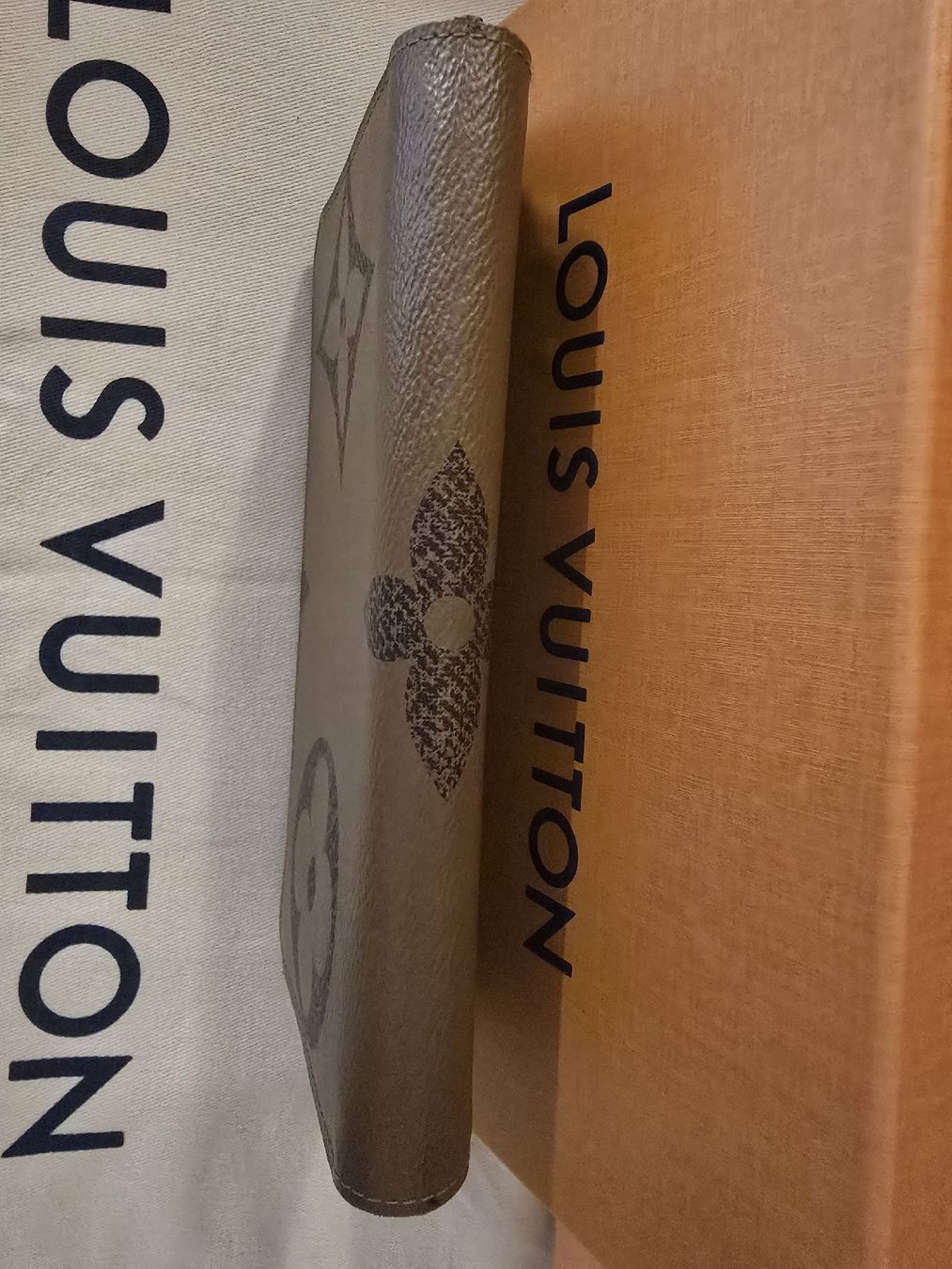 Louis Vuitton Portamonete: Louis Vuitton M69353 Zippy Geldbörse – Usato da Gattikon venduto da lavric_d 3