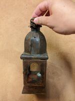 Lanterne orientale ancienne en métal patiné et bougie