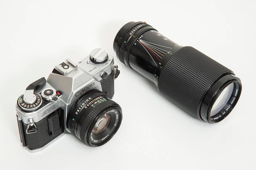 Canon Kamera: Canon AT-1 - Lens FD 50/1.8 - 70-200/4 – Gebraucht aus Lausanne von Phlox02 2