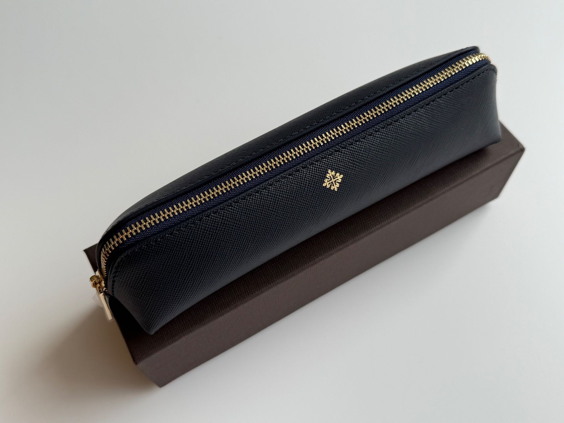 Patek Philippe Scatole porta orologi: Patek Philippe Etui, Federmäppchen / Kosmetiktasche mit Box – Nuovo (secondo la descrizione) da Luzern venduto da Cabriolet 4