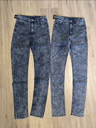 Cheap Monday Jeans Gr. 27/32 (Preis pro Jeans)