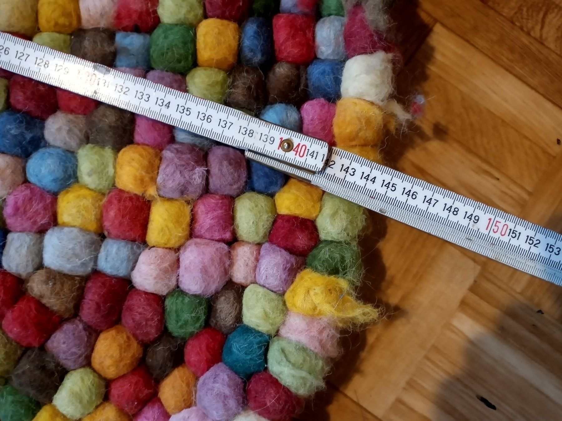 Tappeti: rund Filzball-Teppich 140cm – Usato da Prez-vers-Siviriez venduto da Monija70 7