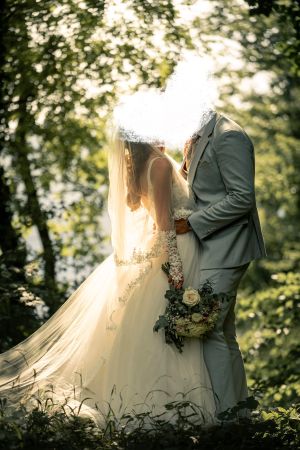 Wunderschönes Brautkleid Ivory, Grösse 36, guter Zustand