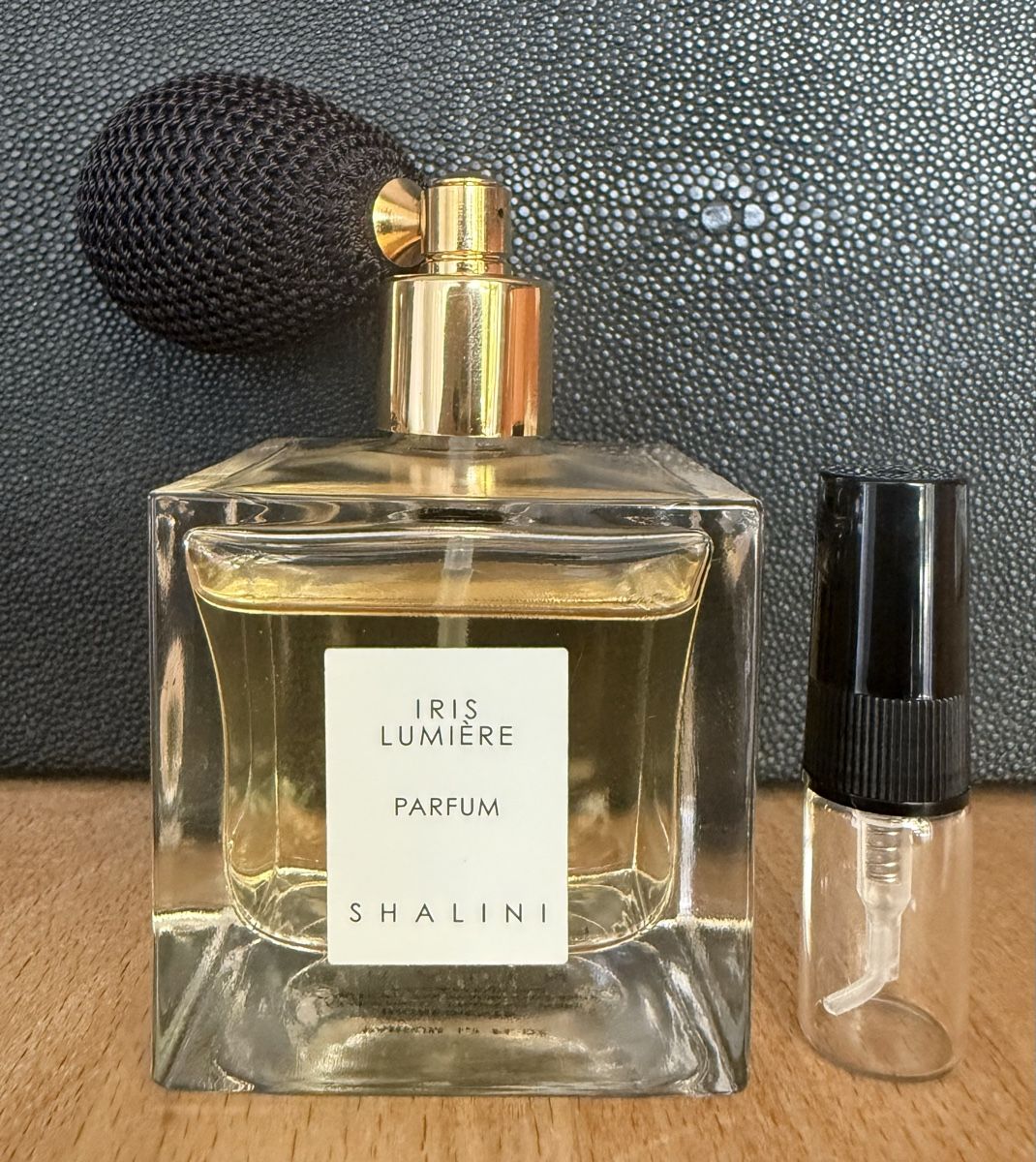 Profumi & Eau de Toilette: IRIS LUMIÈRE VON SHALINI – Nuovo (secondo la descrizione) da Kölliken venduto da deleina