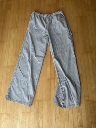 Stradivarius Hose weit grau EUR L guter Zustand