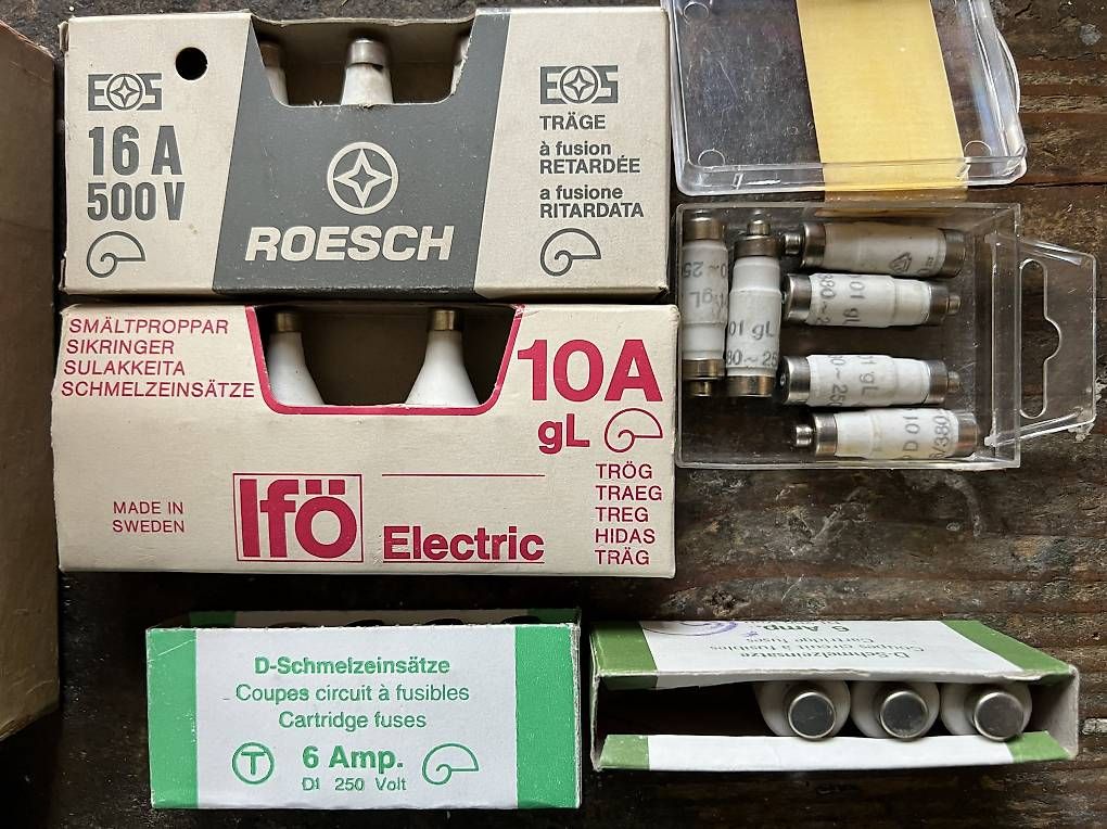Elektronikbauteile: Diverse Sicherungen / Schmelzeinsätze – Gebraucht aus Leuggern von Maceio100 1