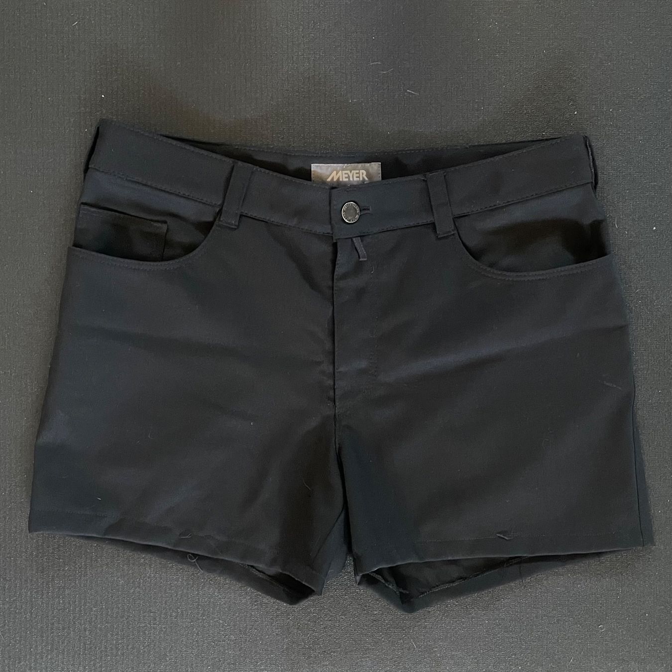 Pantaloni: kurze Hosen schwarz – Usato da Zuchwil venduto da hok_98 2
