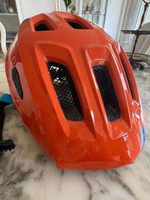 Cube Casques: Cube Aktionteam Helmet M 52-57 cm – D'occasion à Wabern par MagdalenaWabern