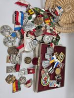 Gros lot médailles & insignes suisses – sport – football – 