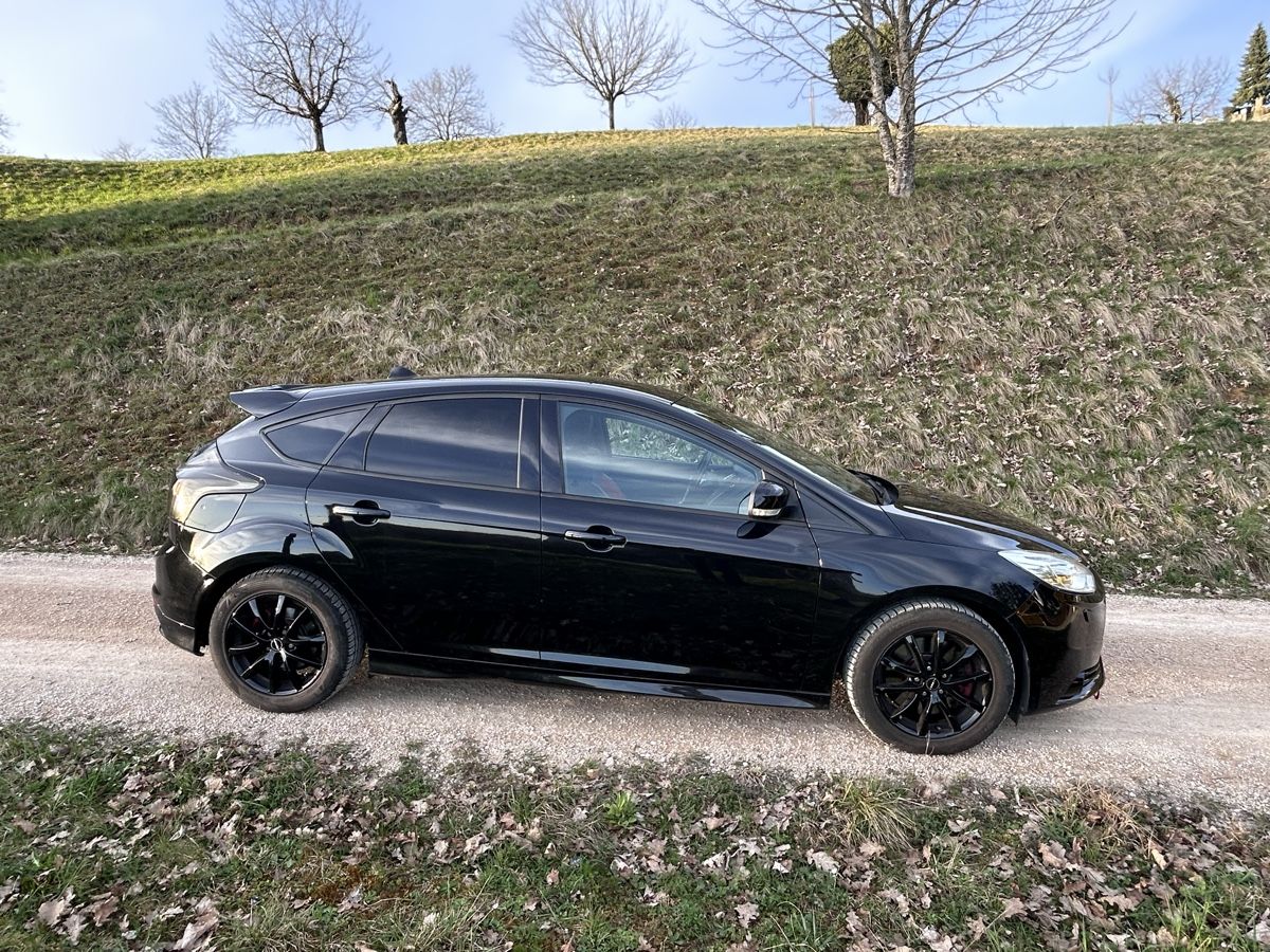 Ford Automobili: Ford Focus ST 2.0 MK3 – Usato da Rupperswil venduto da UnseenUser 2