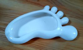 Aschenbecher in Fussform