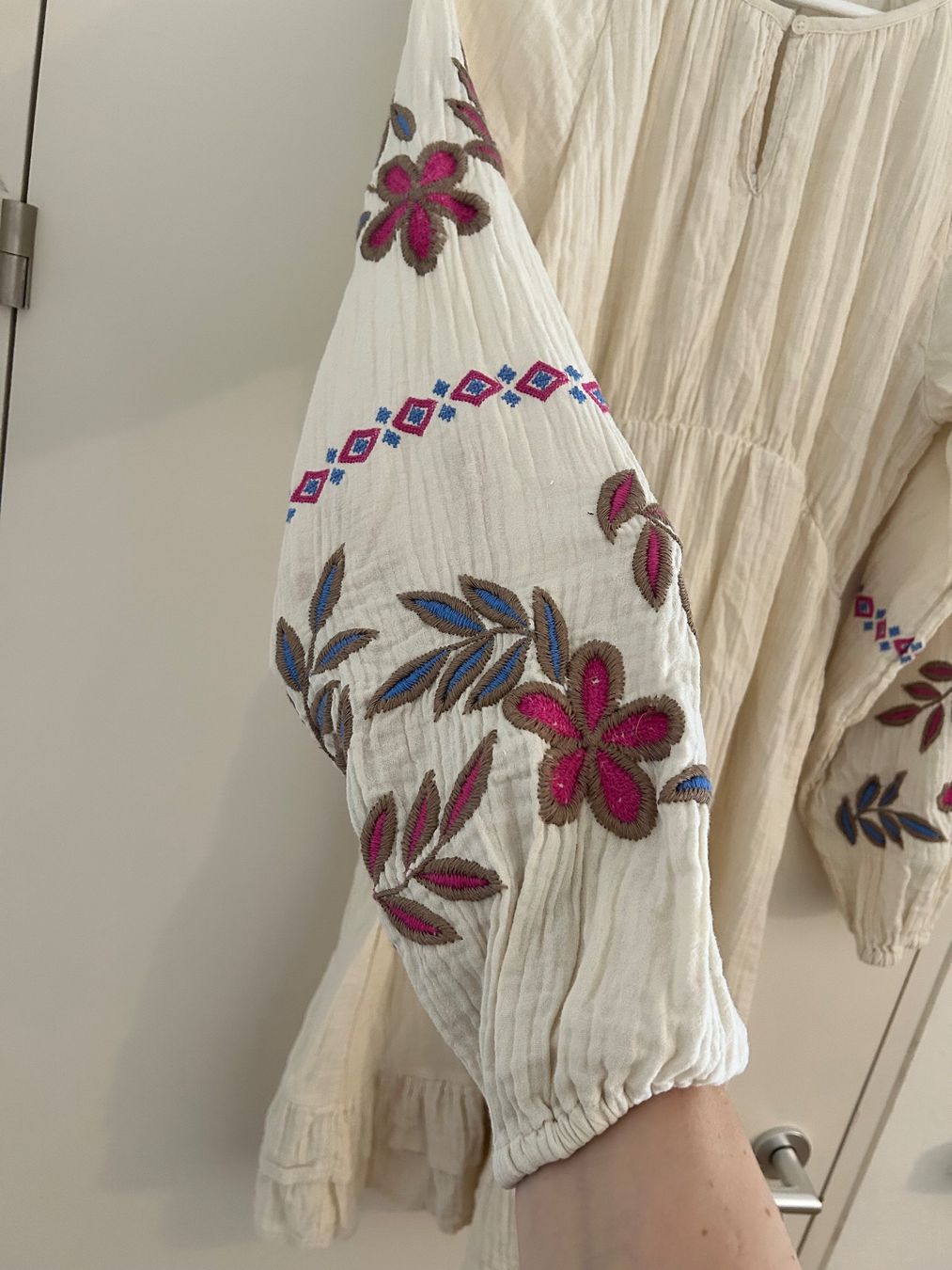 Only Vestiti: Umstandskleid Boho mit Stickerei – Usato da Zürich venduto da predisha 3