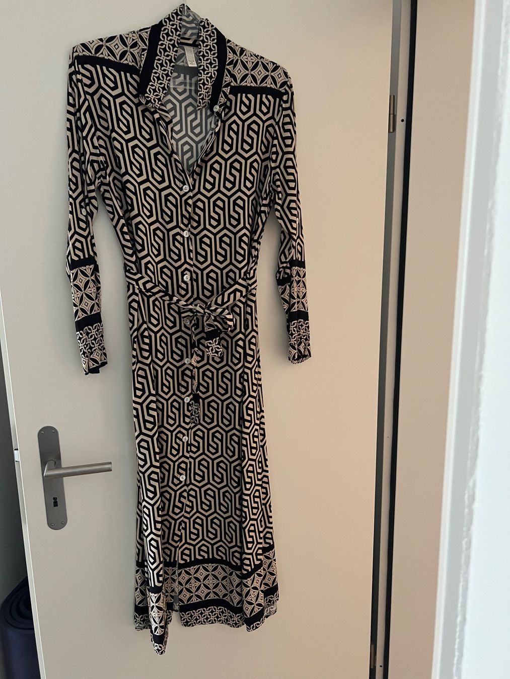 Kleider: Damen Midi Kleid – Gebraucht aus Rafz von mar_w5xy