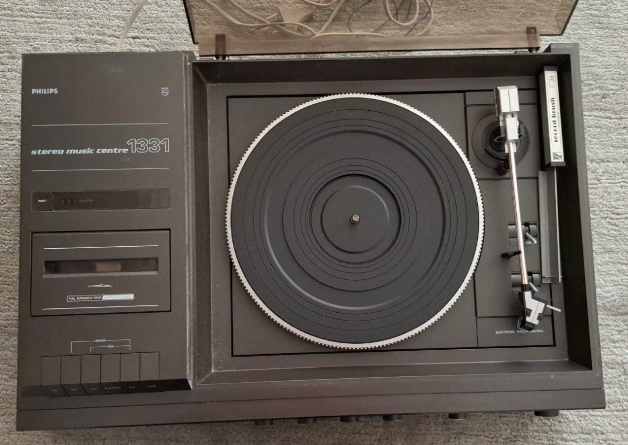Philips Giradischi: Plattenspieler "Philips F1331" – Usato da Wettingen venduto da huitzilopostli 1