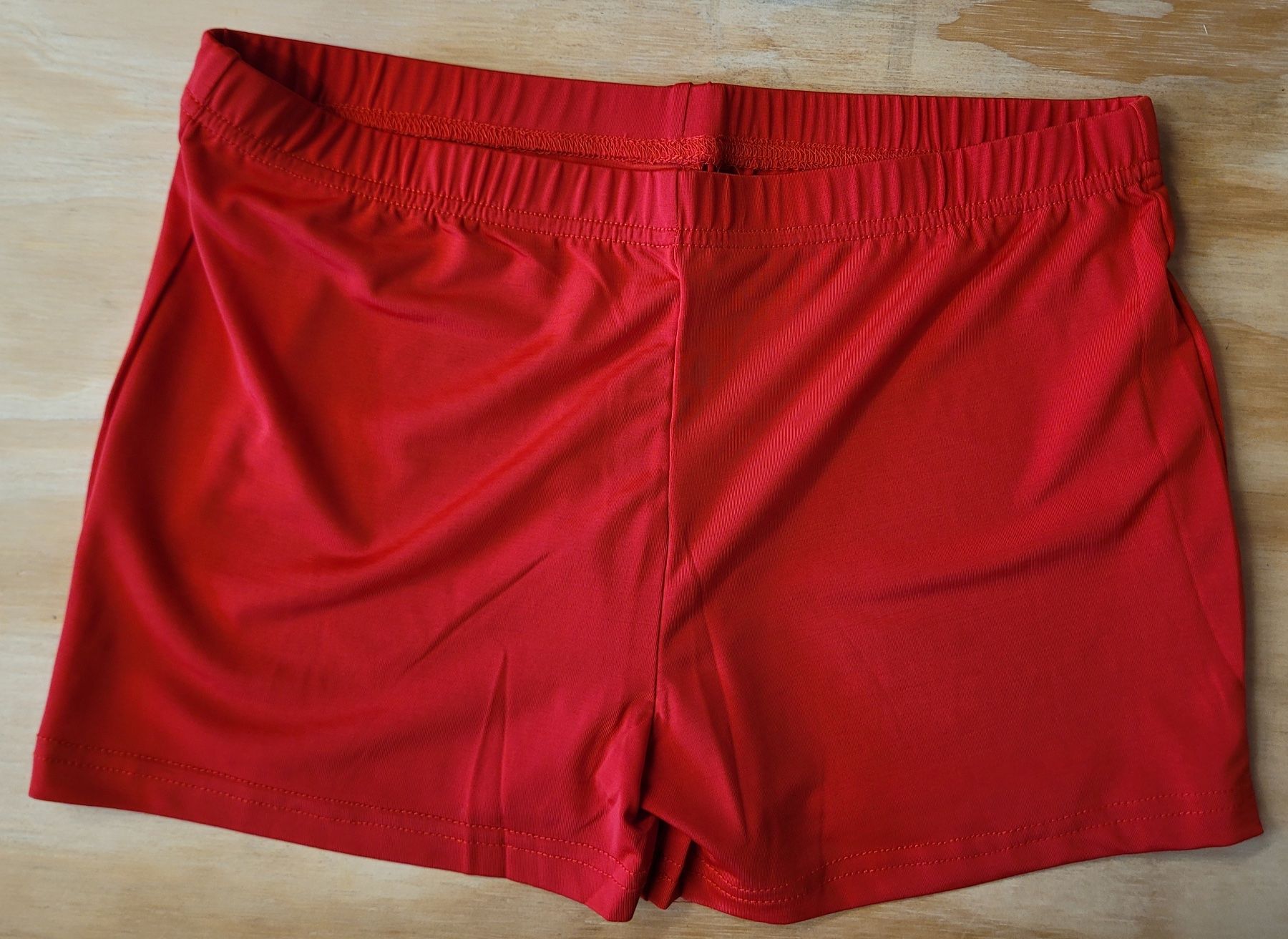 Hosen: SHORT ROUGE – Gebraucht aus Lausanne von PlusValue_Lausanne 1