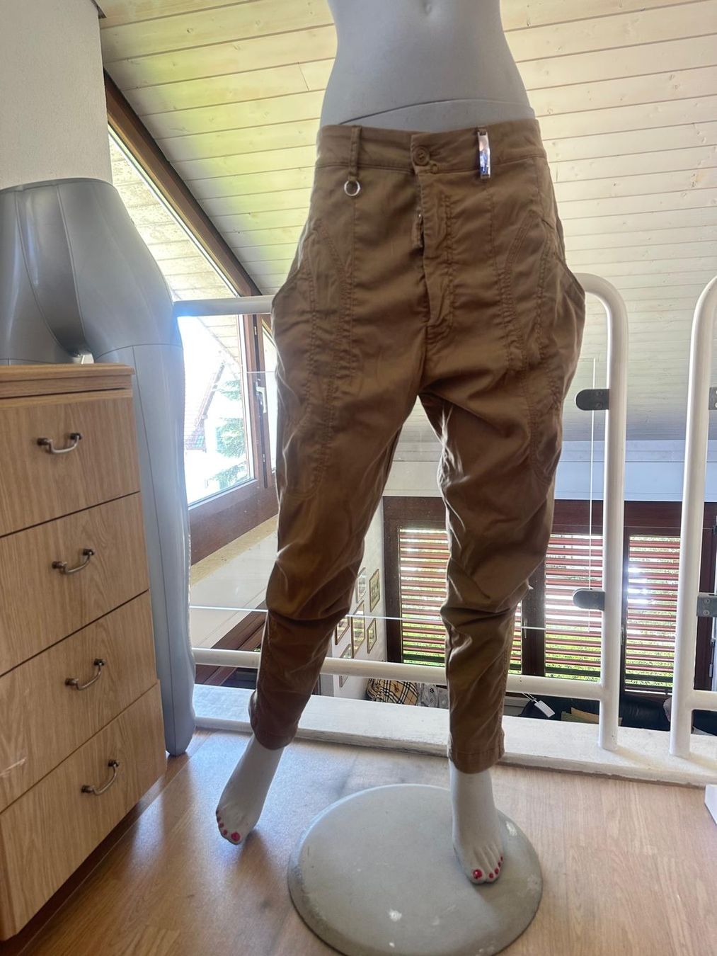 High Pantaloni: Exklusive Hose von HIGH – Usato da Neuhausen venduto da Lechasseur