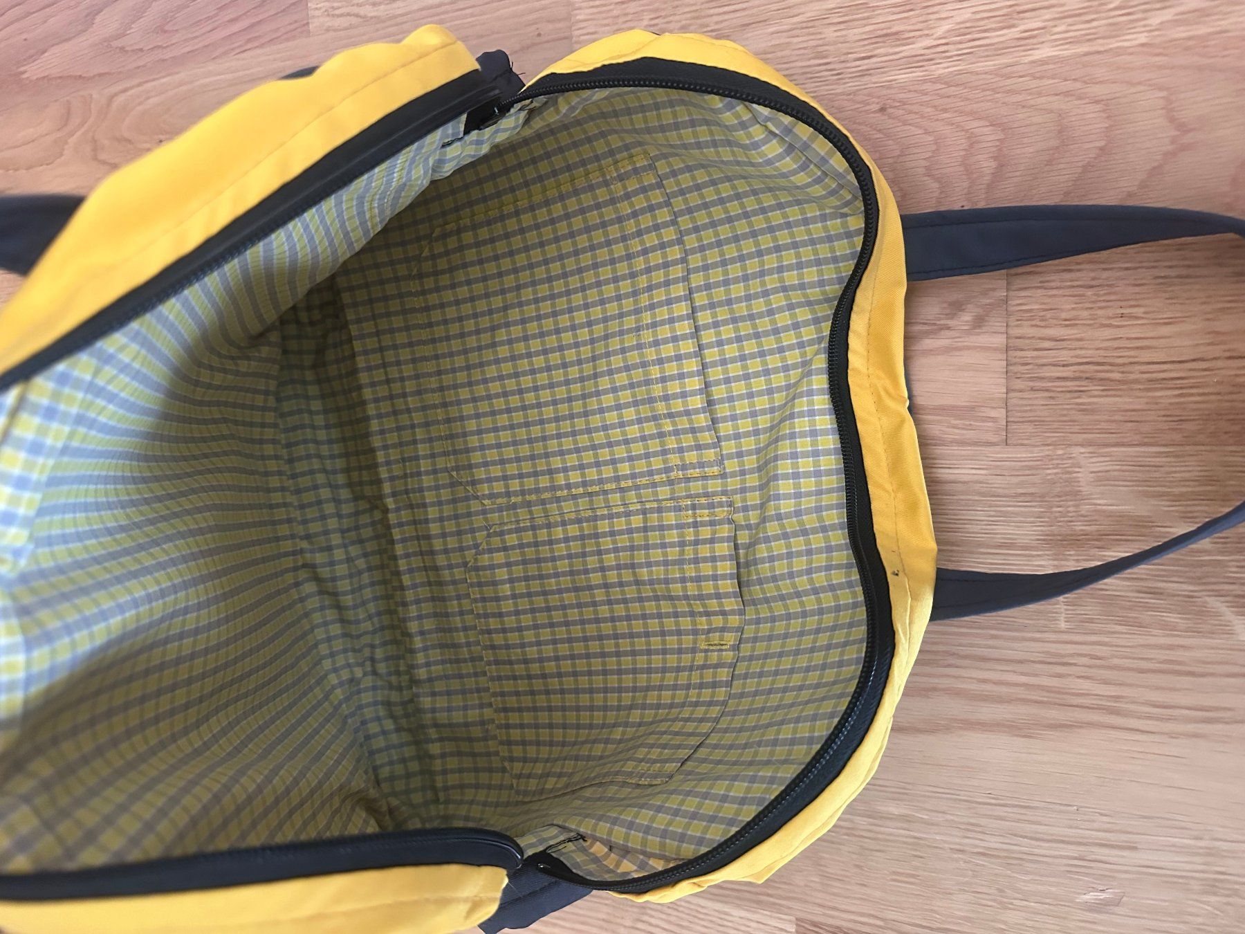 Borse: Upcycling-Tasche aus ehemaligen Post-Materialien – Nuovo (secondo la descrizione) da Oberentfelden venduto da feschli89 2