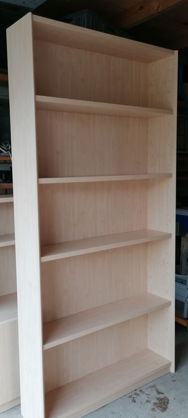 Scaffali: Regal hoch mit 4 Tablaren – Usato da Schwarzenegg venduto da musi09