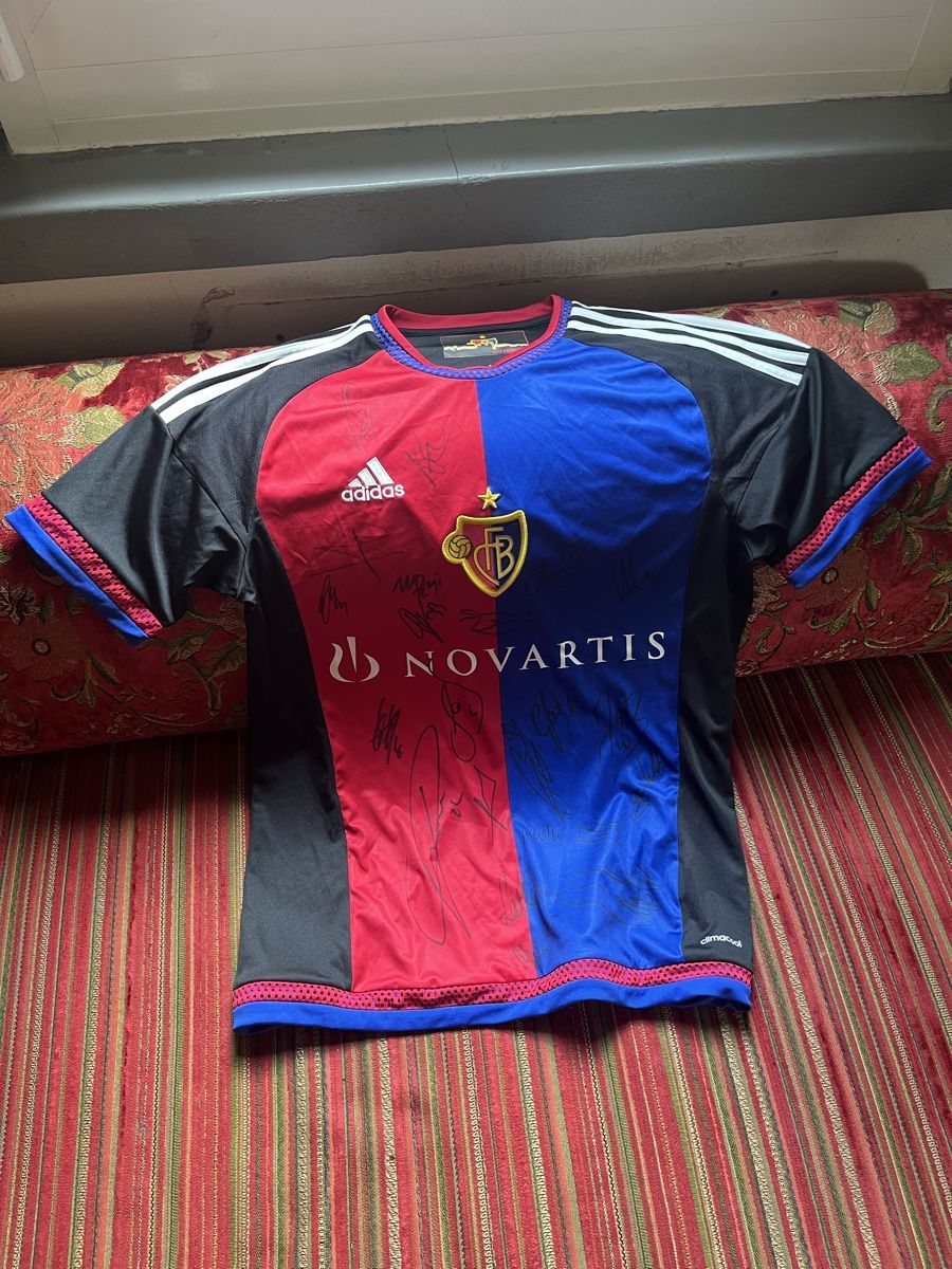 FC Bâle Maillots de corps & Pantalons: FC Basel Trikot signiert – D'occasion à Zürich par mac1963mac