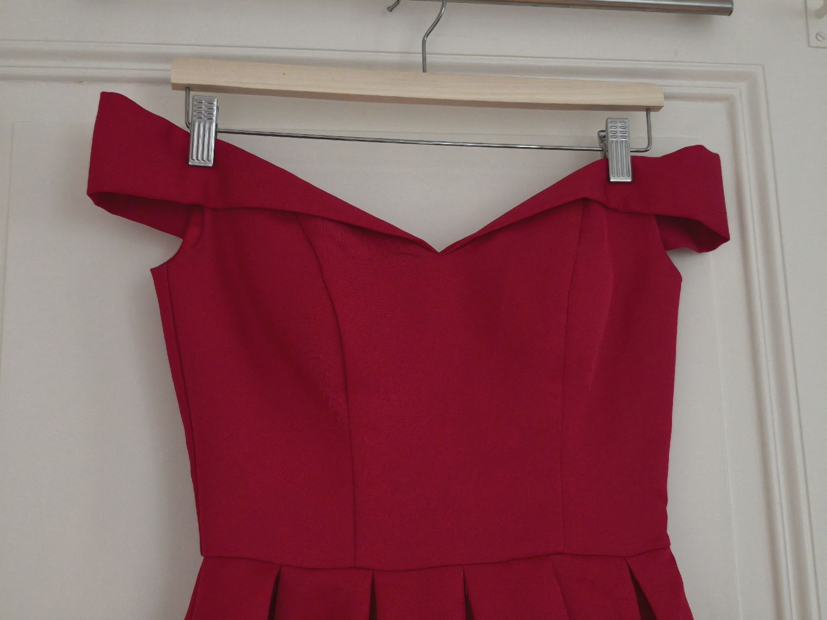 Kleider: Wunderschönes rotes Cocktailkleid, schulterfrei, Grösse 34, – Neu (gemäss Beschreibung) aus Fribourg von swi_b7rt 1
