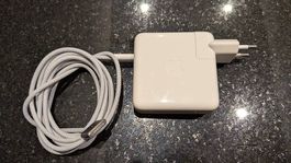 Apple Ladegerät 67W mit Magsafe