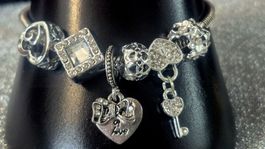 Bracciale tipo pandora con charm nuovo
