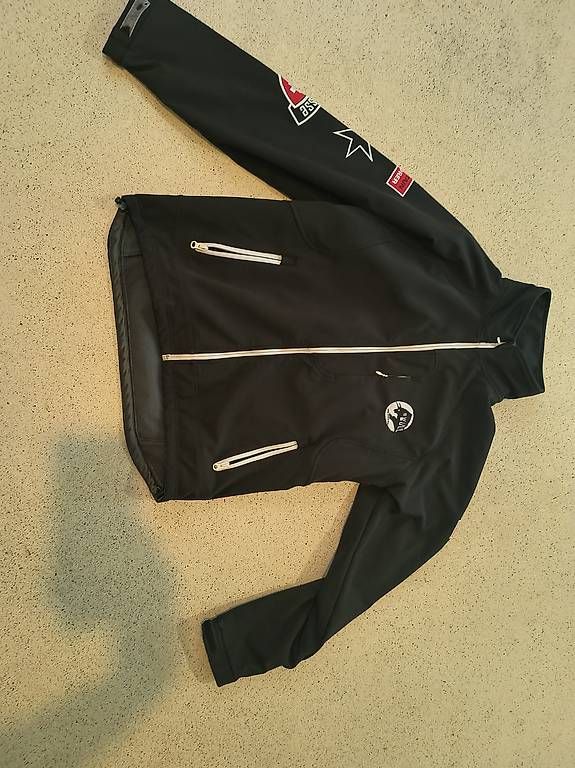 Giacche: Swiss Bull Jacke  – Usato da Au SG venduto da hac_sn68