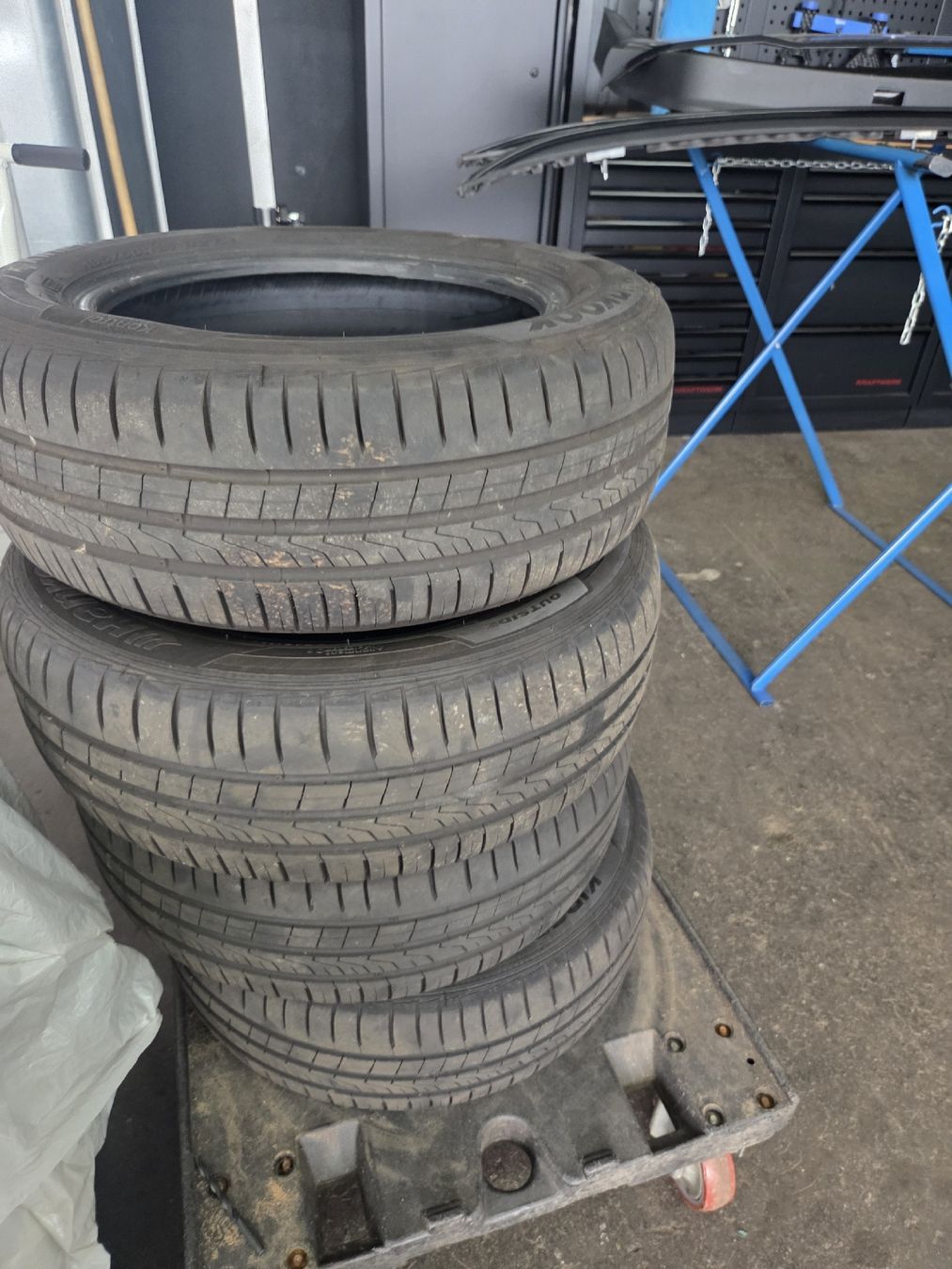 Hankook Pneumatici & Ruote complete: Sommerreifen 185/60 R14 – Usato da Wädenswil venduto da SoussiAutomobile