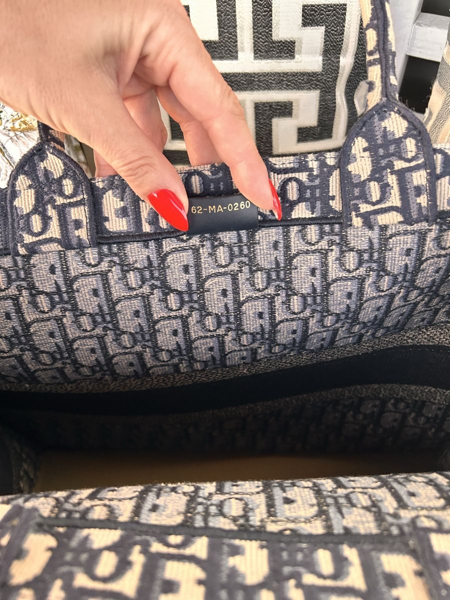 Dior Borse da donna: Dior Book Tote – Nuovo (secondo la descrizione) da Rotkreuz venduto da Annie_87 6