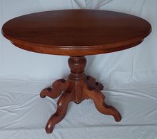 Antiker Tisch Nussbaum