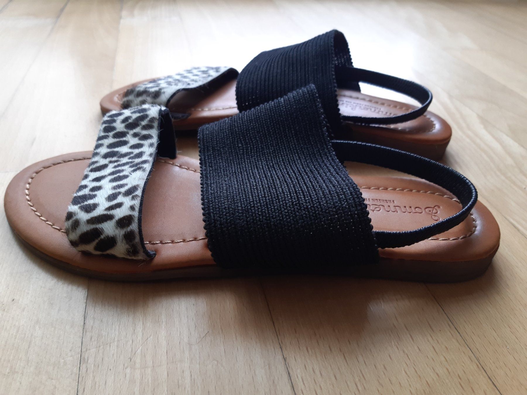 Scarpe da donna: Hübsche Sandalen Grösse 37, schwarz / Leomuster – Nuovo (secondo la descrizione) da Uster venduto da mar_276v 2