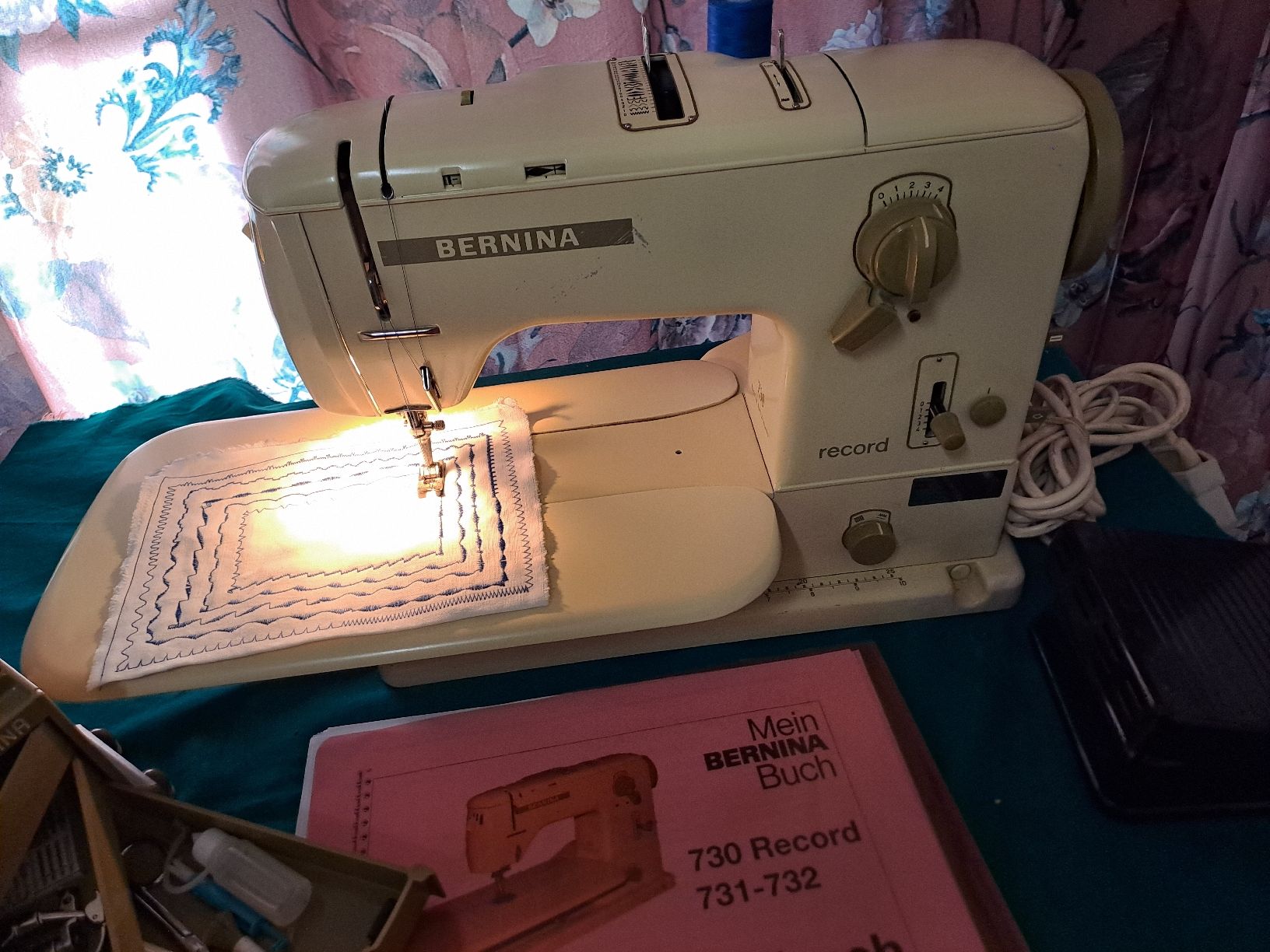 Bernina Nähmaschinen: Bernina 730 record – Gebraucht aus Belp von amalija