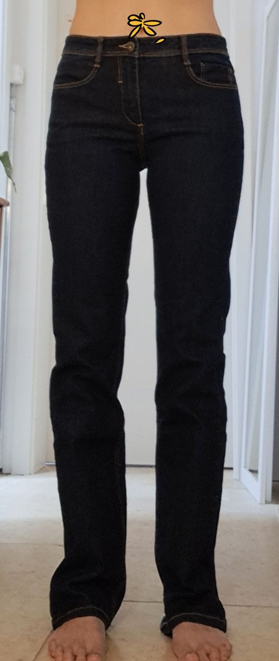 C&A Jeans: Jeans bleu foncé taille 36 – Usato da Rolle venduto da Loutre84