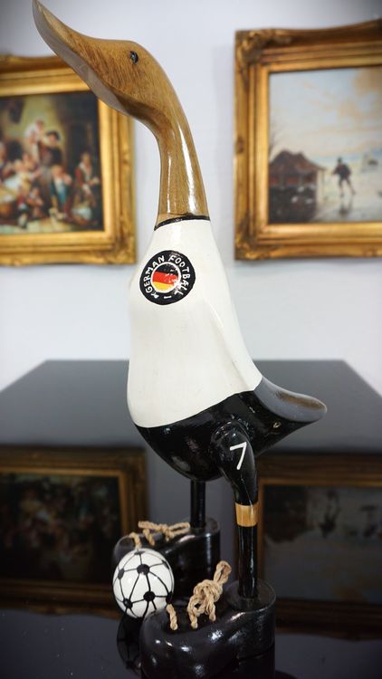 Eberin Resin Fußball Pokal Mit Handschuh - 17,5cm Skulptur Mit Gravur