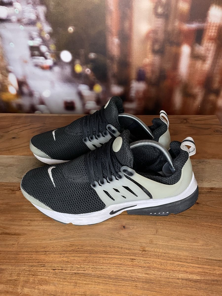 Nike Scarpe da uomo: Nike Air Presto Gr.42.5 - Sneaker – Usato da Bern venduto da Peeuee