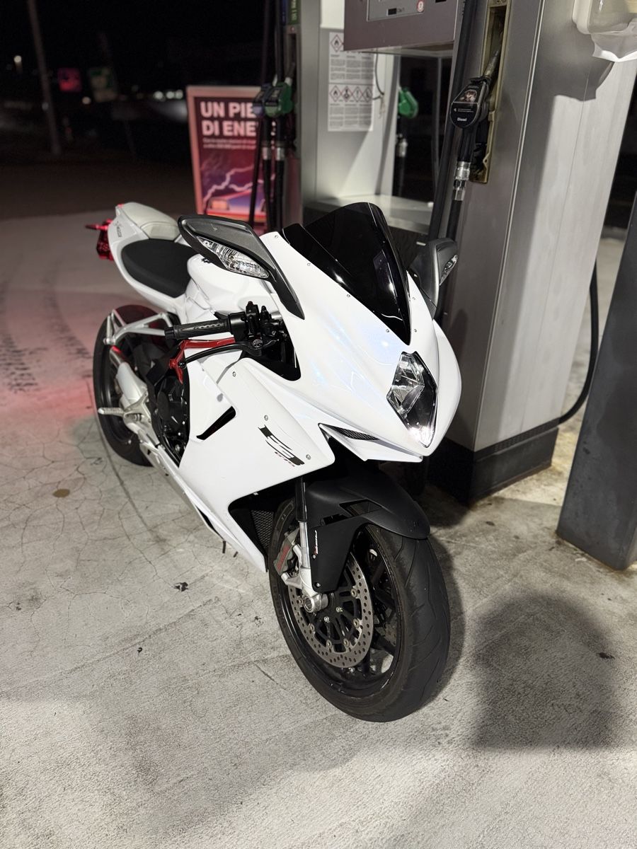 MV Agusta Route: MV Agusta F3 675 35KW – D'occasion à Gordola par AleixSuesli 5