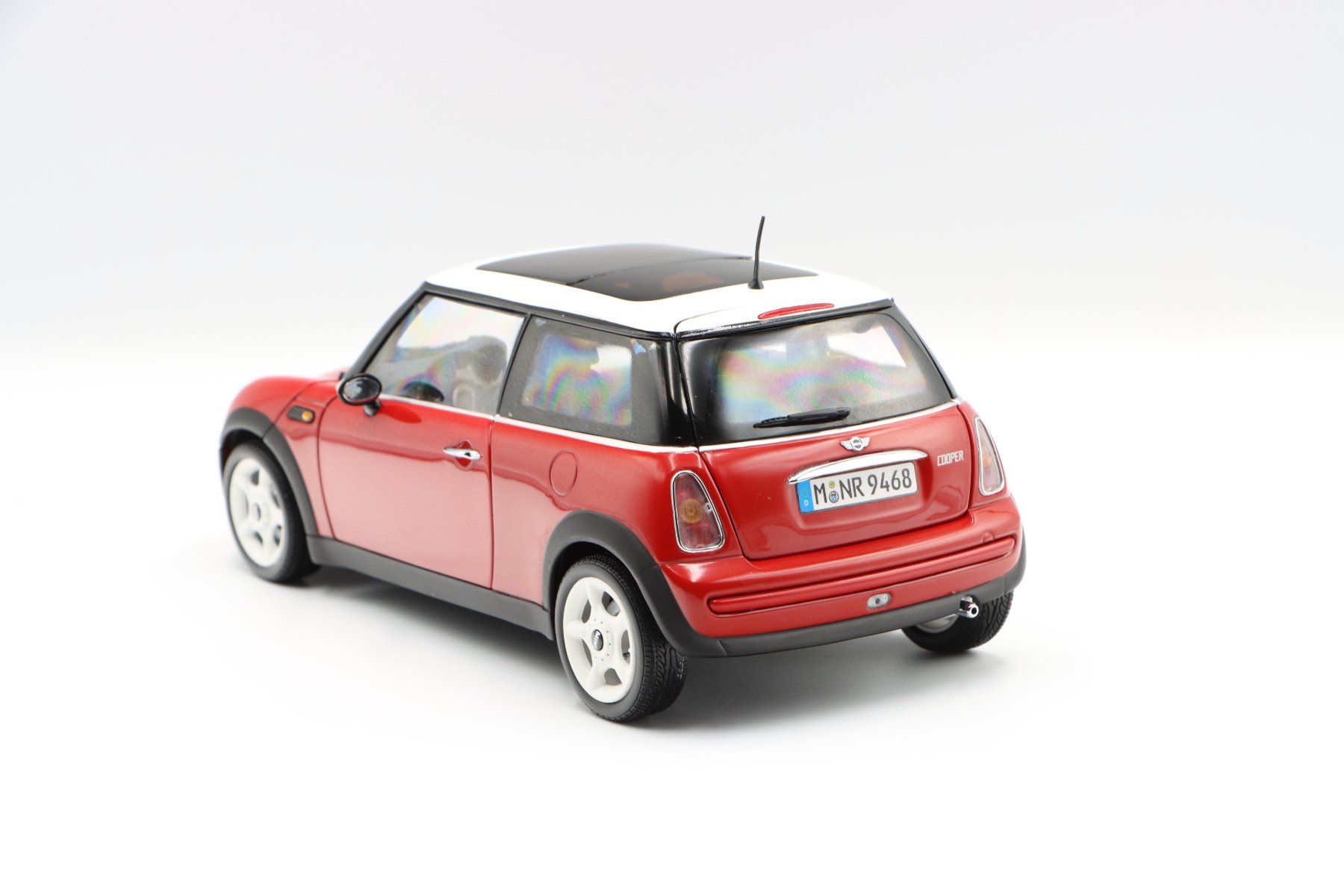 Modellini d'auto: Mini Cooper 2004 1:18 Kyosho – Difettoso da Bühl b.Aarberg venduto da modelldiecast 4